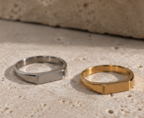 Edge Signet Ring