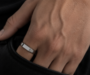 Edge Signet Ring