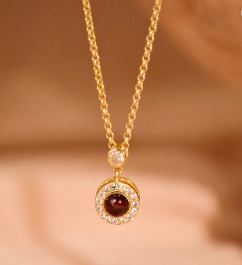 "AULIK" Projection necklace