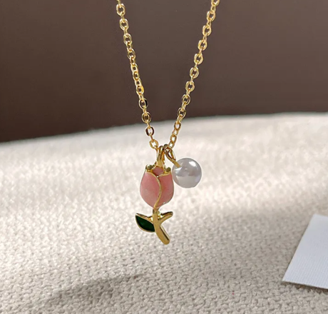 Blooming Tulip Pearl Necklace