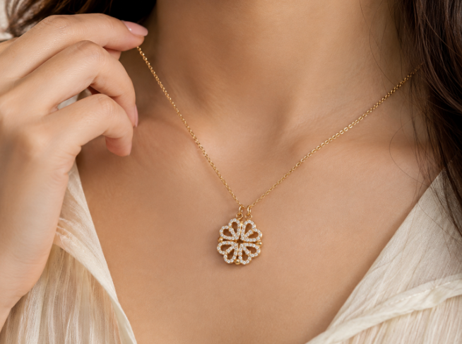 Clover Grace Pendant Necklace